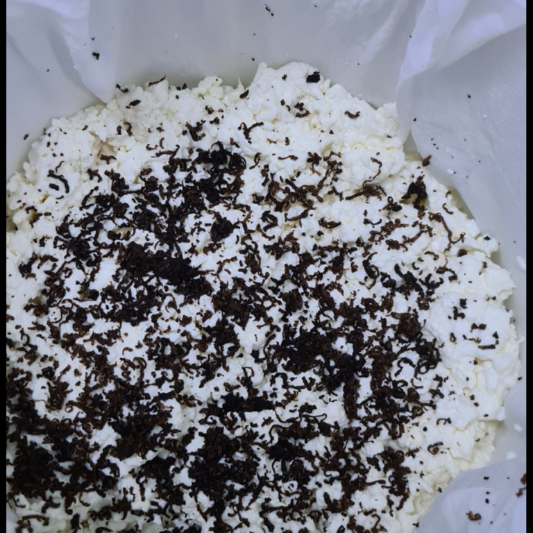 Queso de Oveja con Trufa Julián Olivas: Un Tesoro Gastronómico